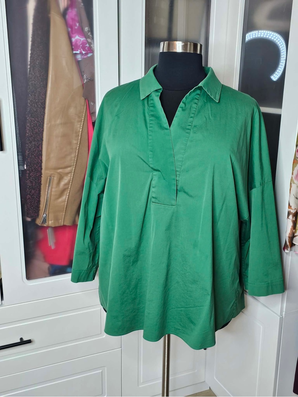 Lafayette 148 New York Emerald Green V-Neck Popover Blouse